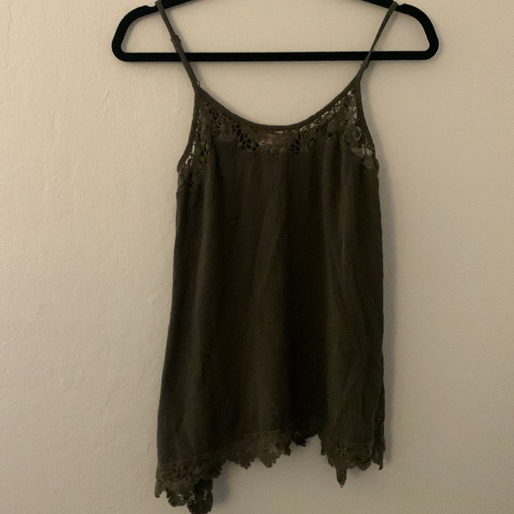 Mossimo tank with lace and crepe fabric